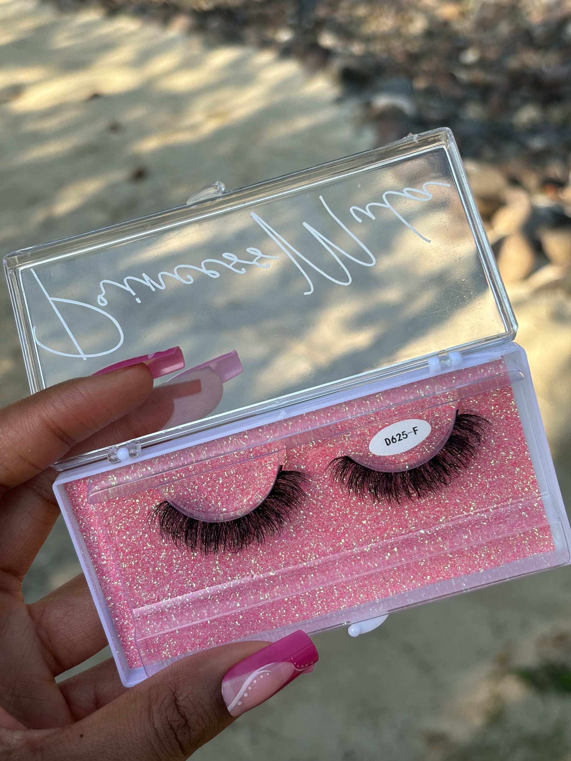 mink eyelashes, mink eyelash strips, mink eyelash extensions, faux mink eyelashes, 3D mink eyelashes, real mink eyelashes, luxury mink eyelashes, best mink eyelashes, fluffy mink eyelashes, natural mink eyelashes, mink lashes clear band 