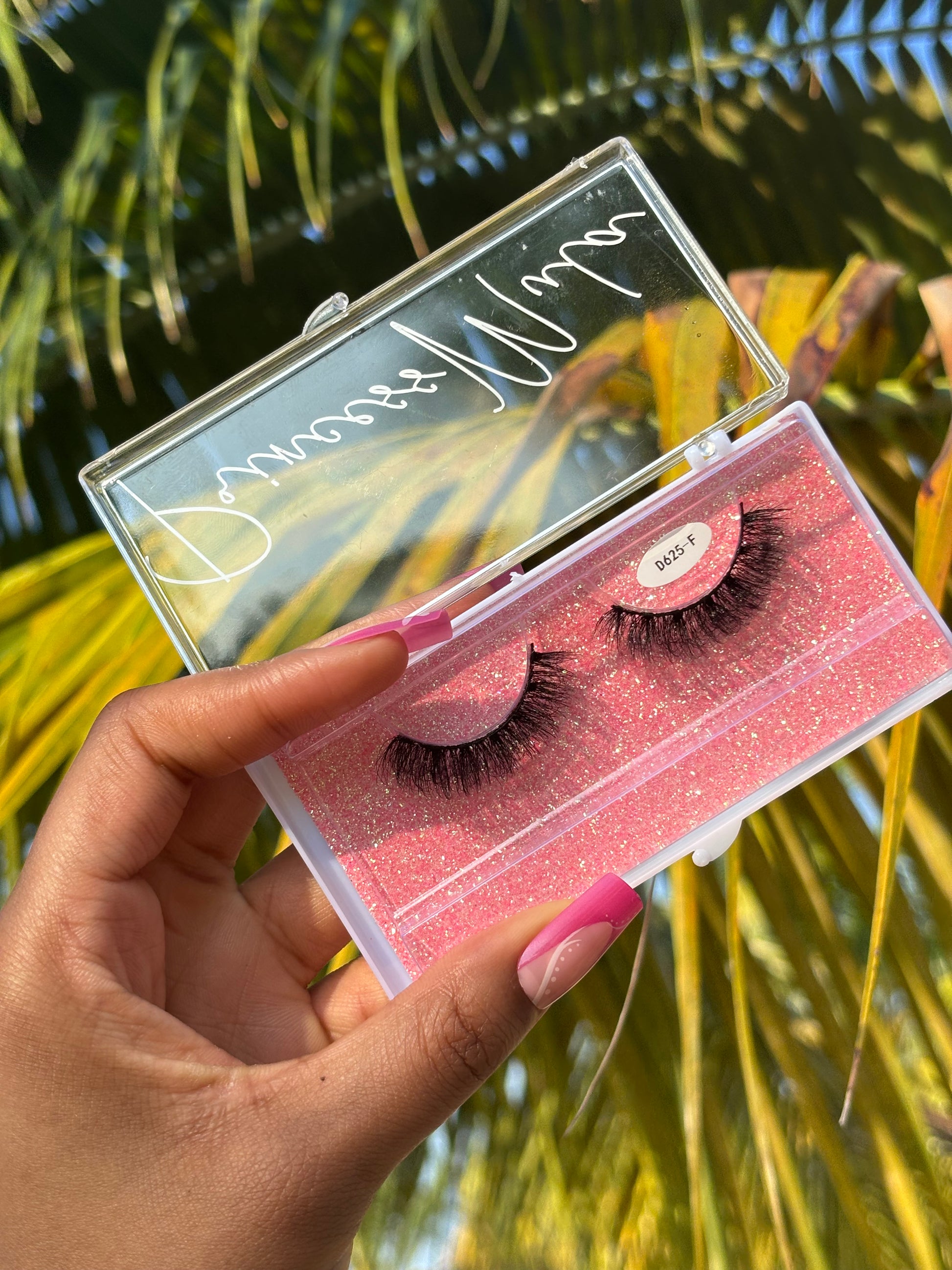 mink eyelashes, mink eyelash strips, mink eyelash extensions, faux mink eyelashes, 3D mink eyelashes, real mink eyelashes, luxury mink eyelashes, best mink eyelashes, fluffy mink eyelashes, natural mink eyelashes, mink lashes clear band 