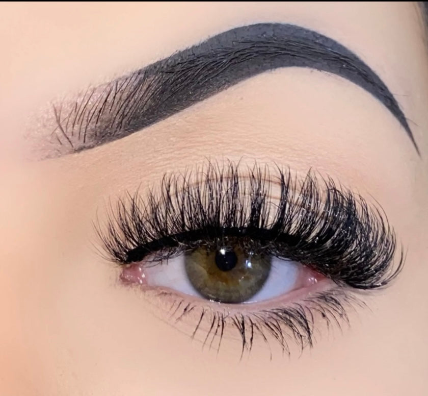 mink eyelashes, mink eyelash strips, mink eyelash extensions, faux mink eyelashes, 3D mink eyelashes, real mink eyelashes, luxury mink eyelashes, best mink eyelashes, fluffy mink eyelashes, natural mink eyelashes, mink lashes clear band 